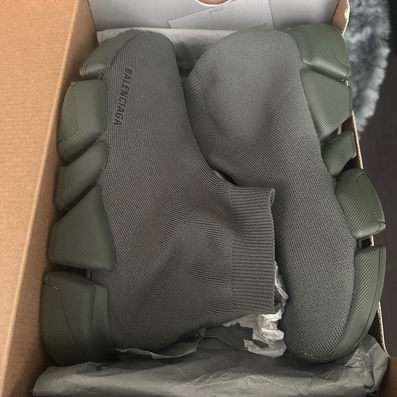 Authentic Balenciaga Speed 2.0LT Sold - Picture 2 of 6